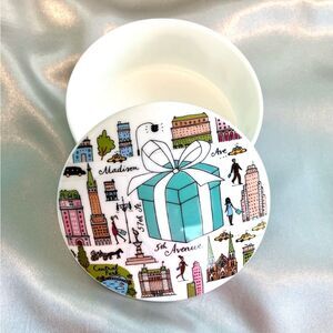 Tiffany & Co New York 5th Fifth Ave Porcelain Trinket Box 4" New Retired Rare